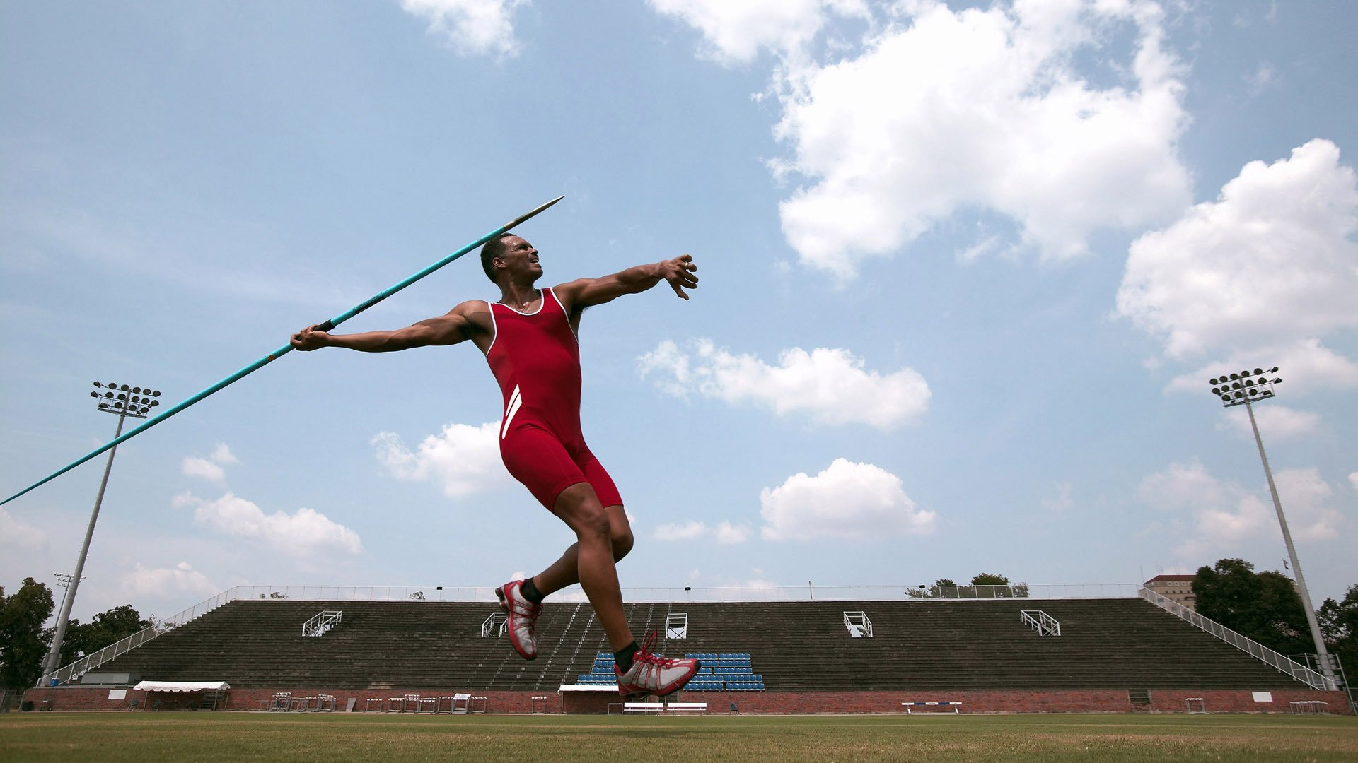 掘金内外结合攻势猛烈，掘金内内